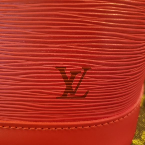 Louis Vuitton Alma PM - Picture 2 of 13